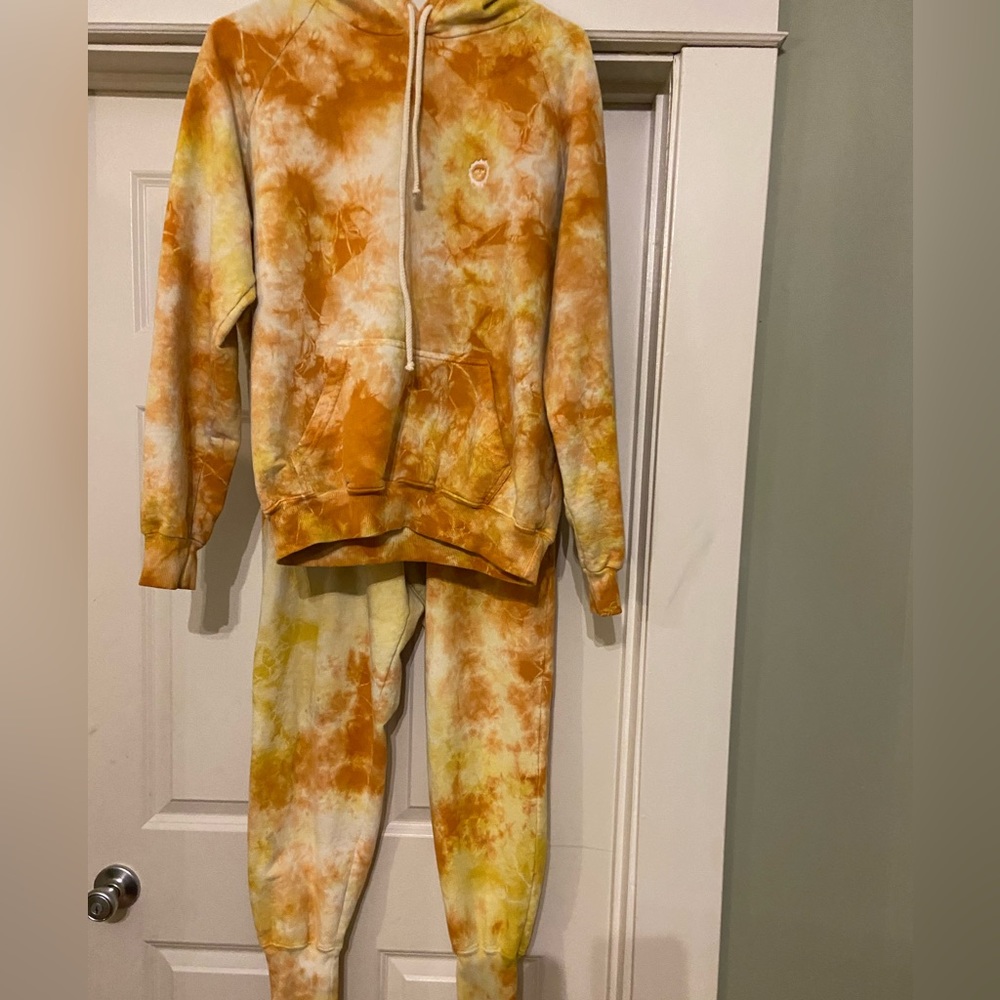 Big Bud Press Tye dye hoodie&jogging pants size medium listing is for the set